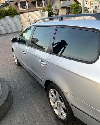 Volkswagen Passat cena 13500 przebieg: 284700, rok produkcji 2005 z Kielce małe 781